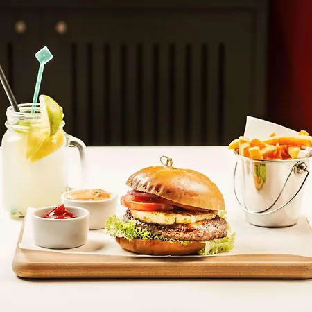 Mercure Centre Grand Hotel 4*