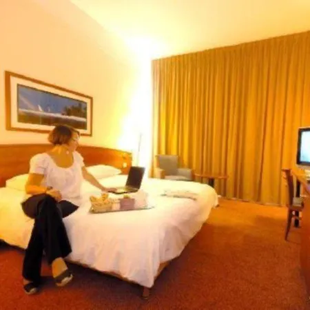 Mercure Centre Grand Hotell 4*