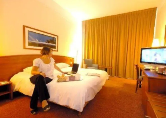 Mercure Centre Grand Otel 4*